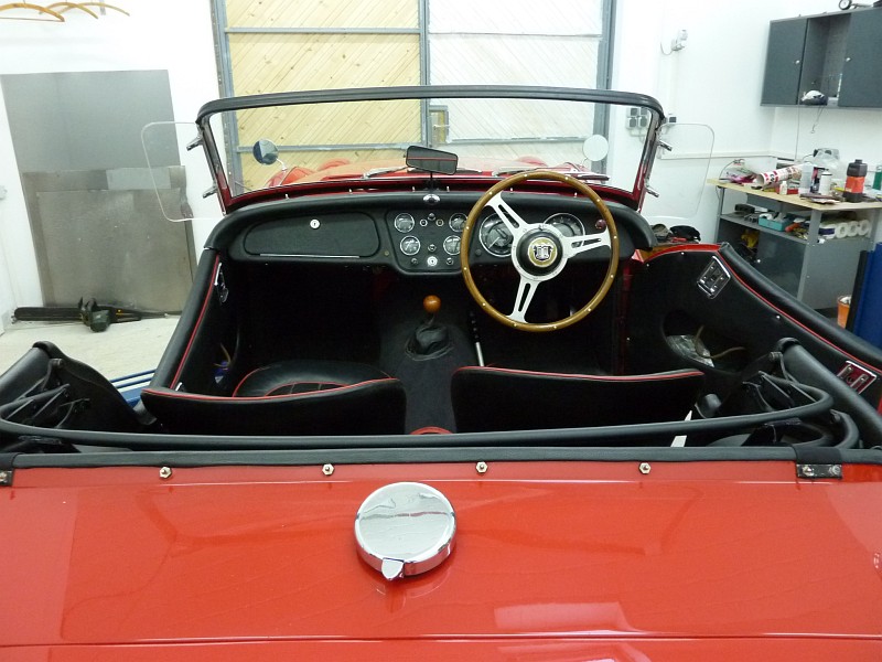 TR2 Innenraum von hinten