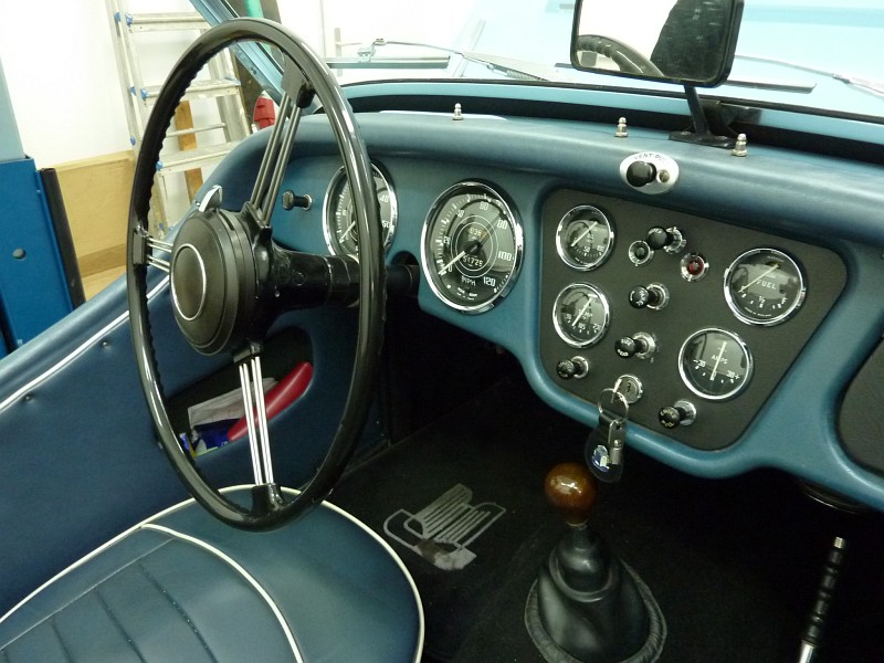 TR3 Armaturenbrett Totale