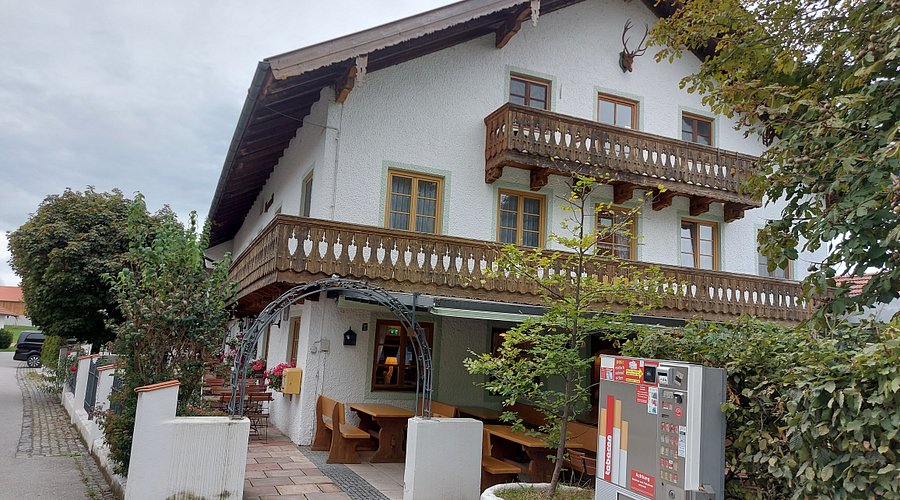 Saisonauftakt mit Kofferraum-Flohmarkt